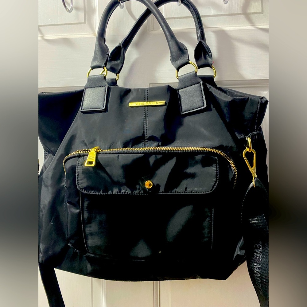 Steve Madden messenger bag W16 H14 L20 (to handles) 10’inch opening